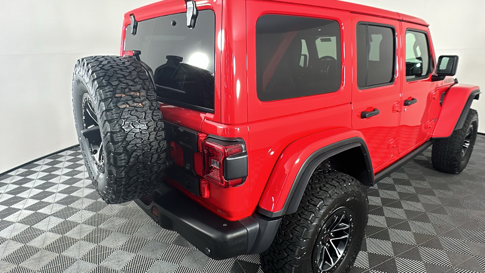 2024 Jeep Wrangler Rubicon X 18