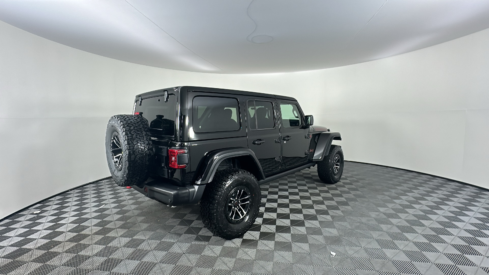 2024 Jeep Wrangler Rubicon X 16