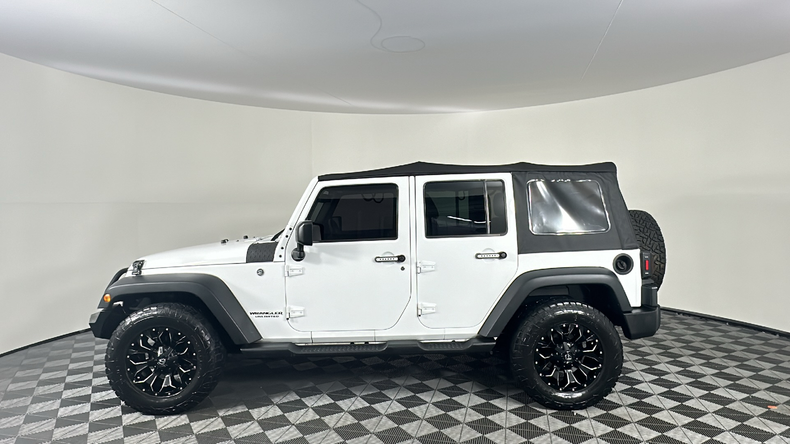 2016 Jeep Wrangler Unlimited Sport 9