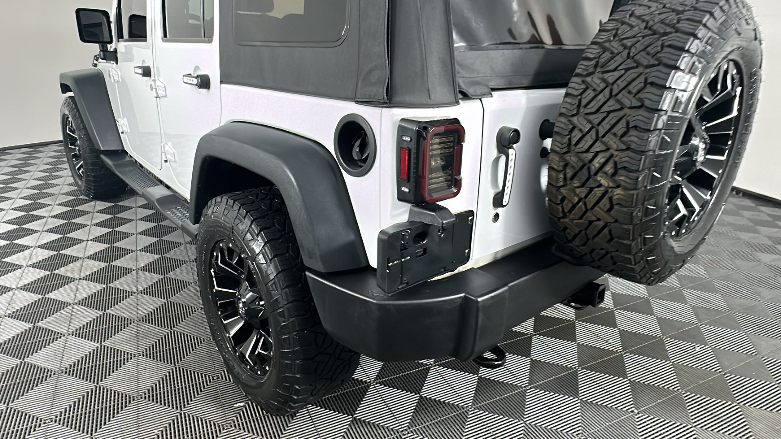 2016 Jeep Wrangler Unlimited Sport 11