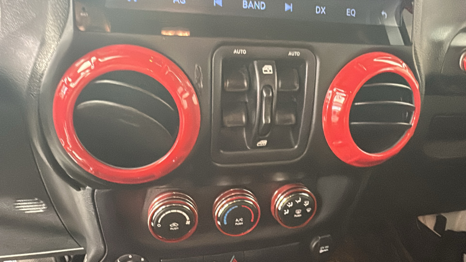 2016 Jeep Wrangler Unlimited Sport 35