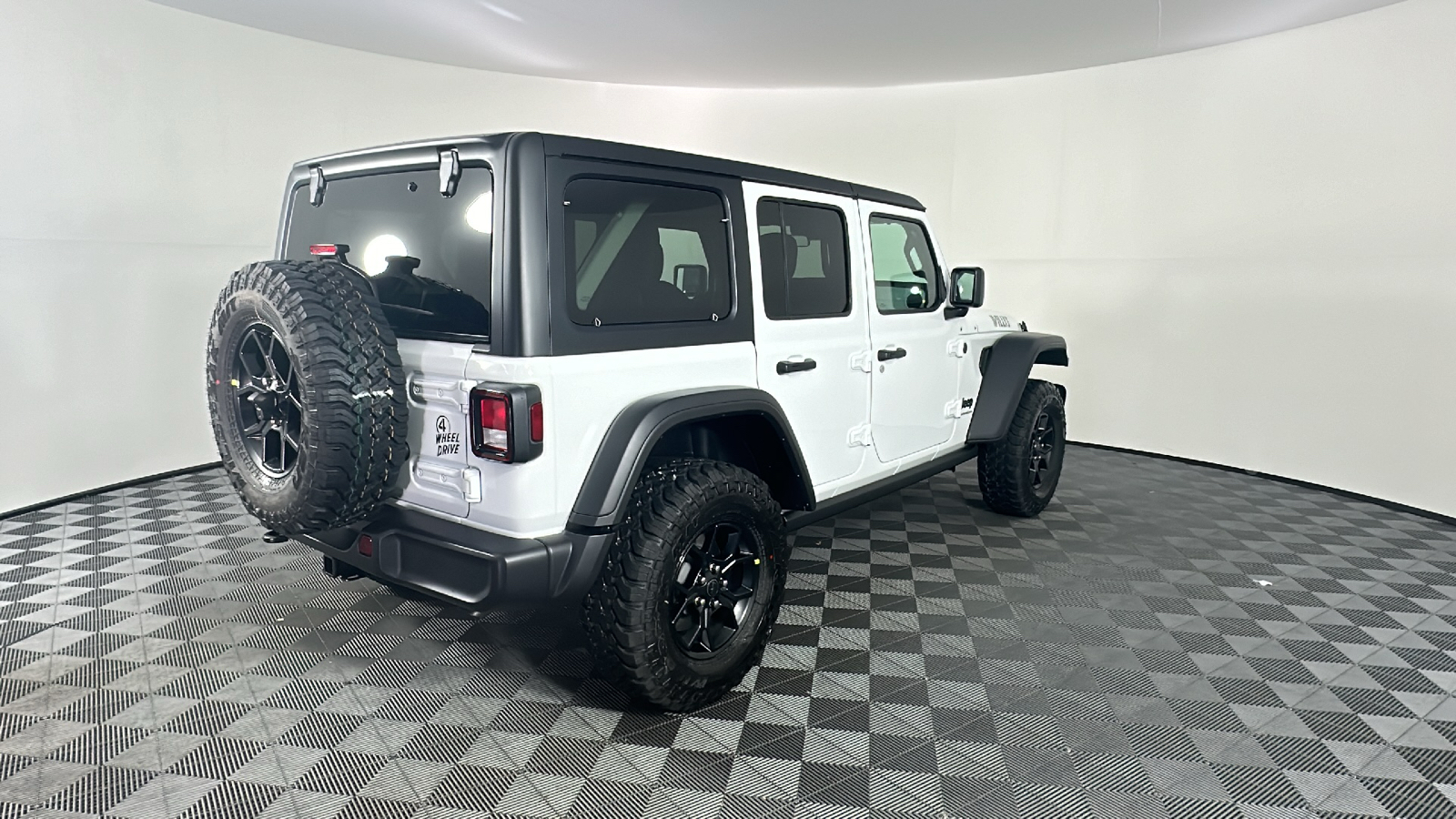 2024 Jeep Wrangler Willys 18