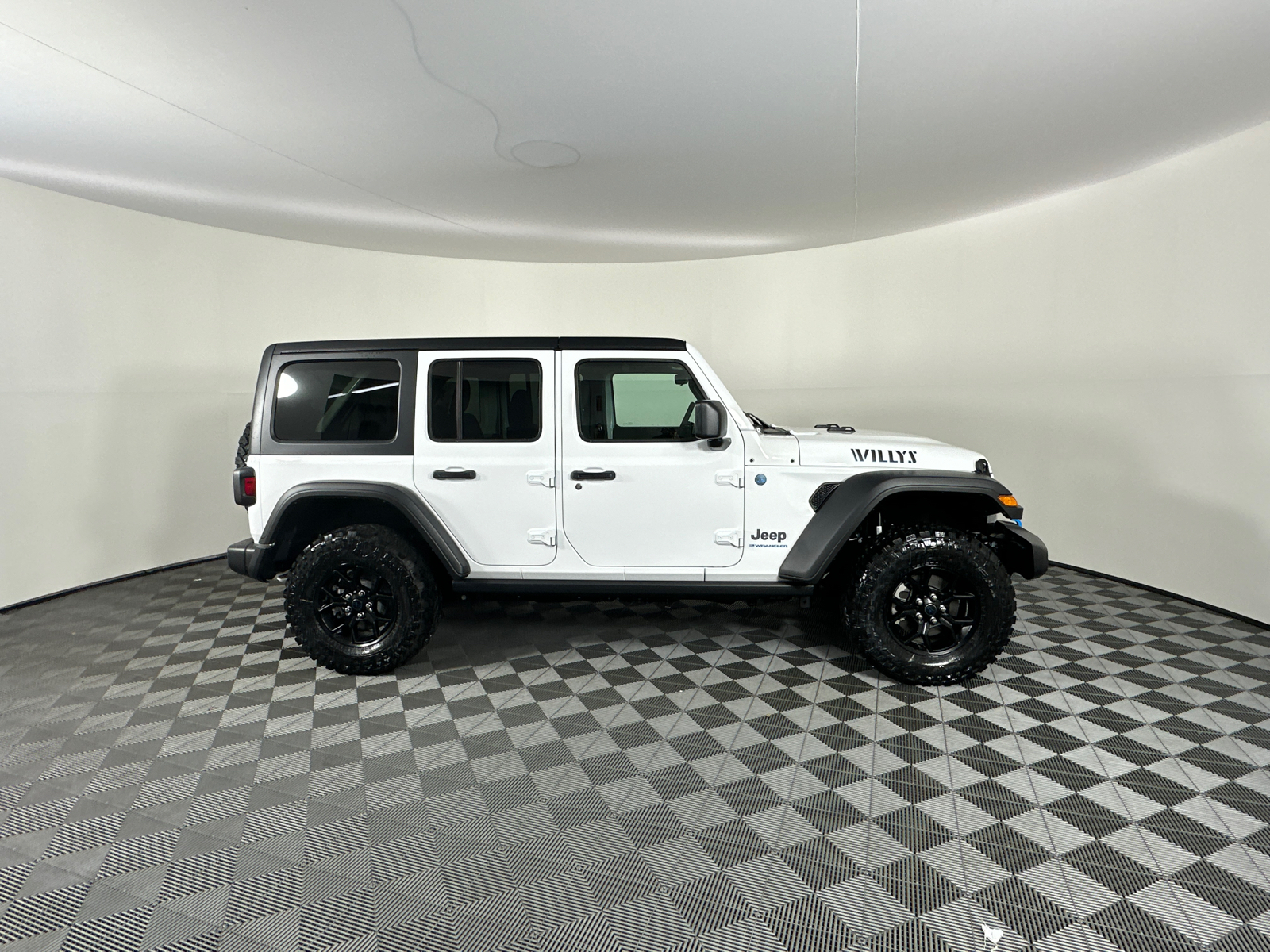 2024 Jeep Wrangler Willys 4xe 18