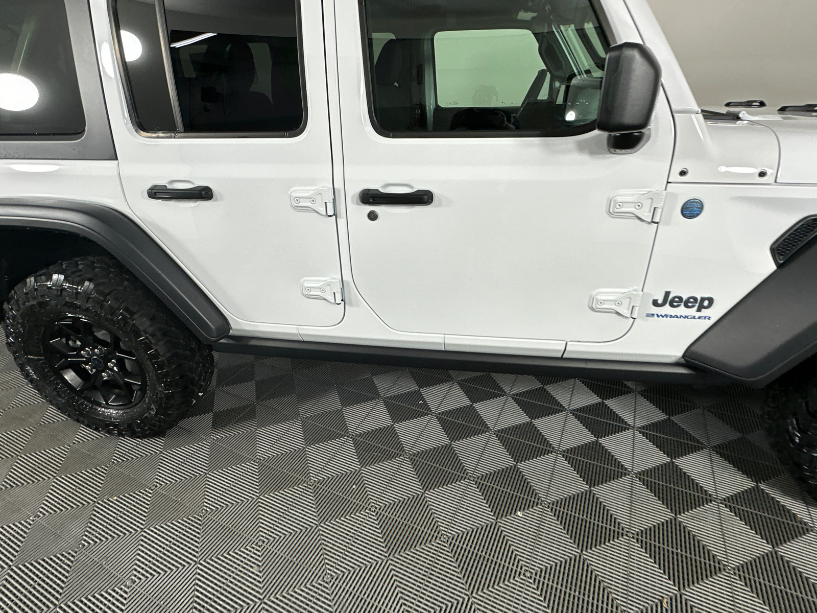 2024 Jeep Wrangler Willys 4xe 19