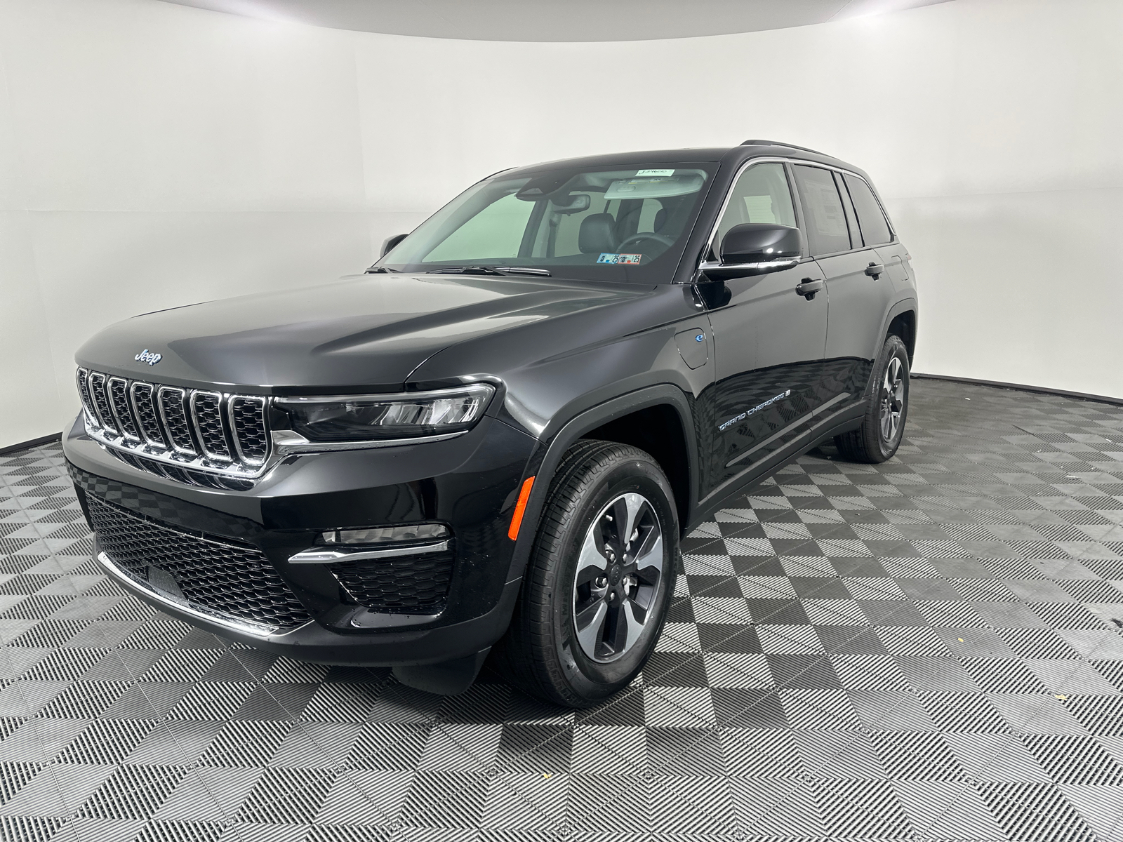 2024 Jeep Grand Cherokee Base 4xe 6