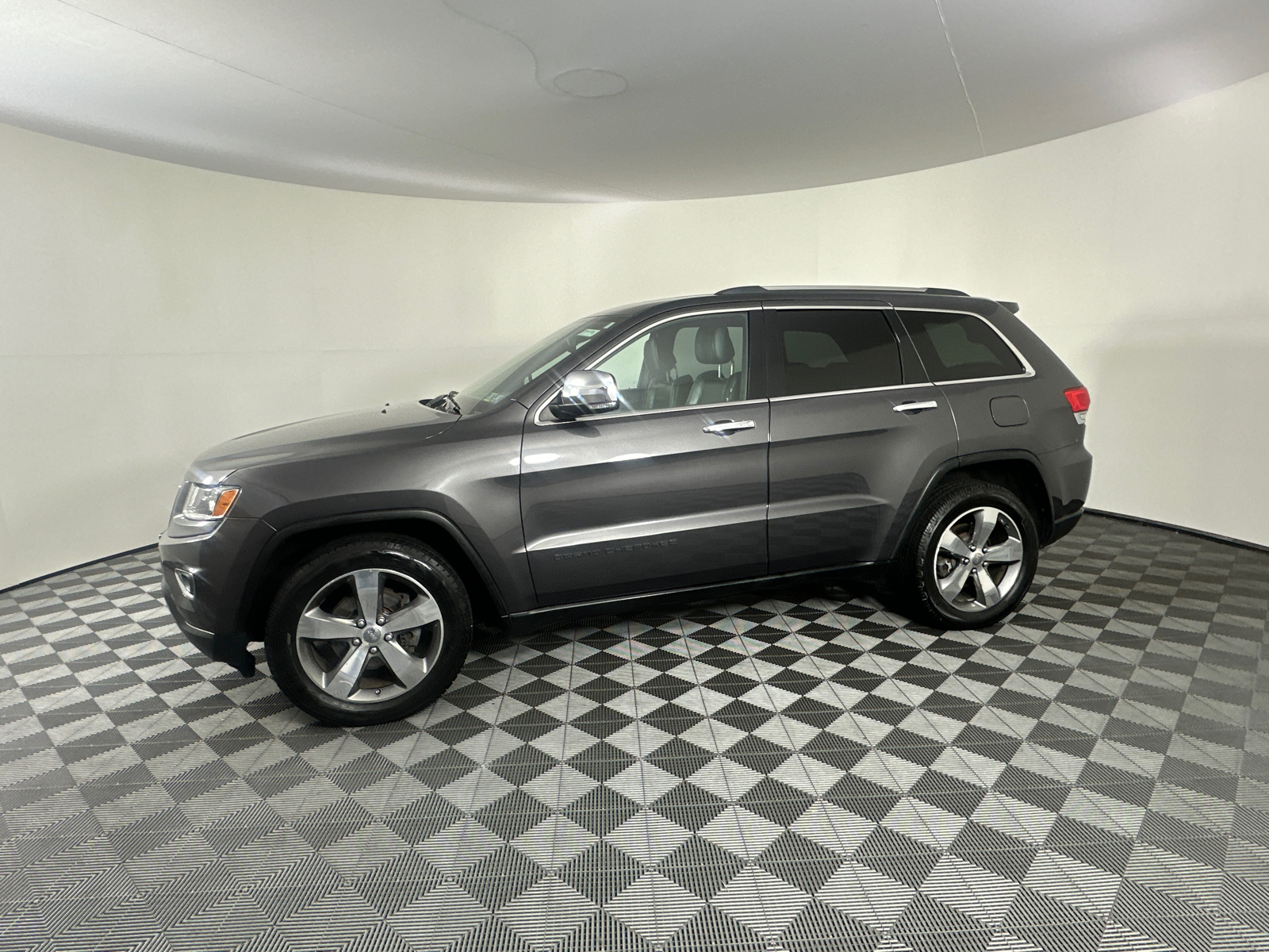 2014 Jeep Grand Cherokee Limited 9