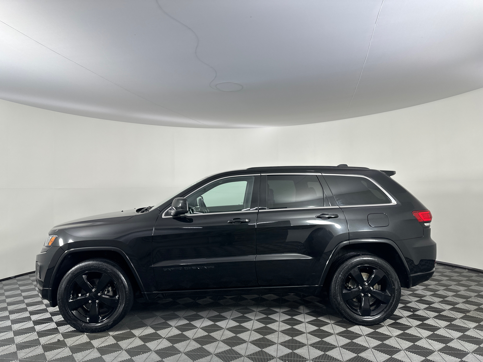 2015 Jeep Grand Cherokee Altitude 9