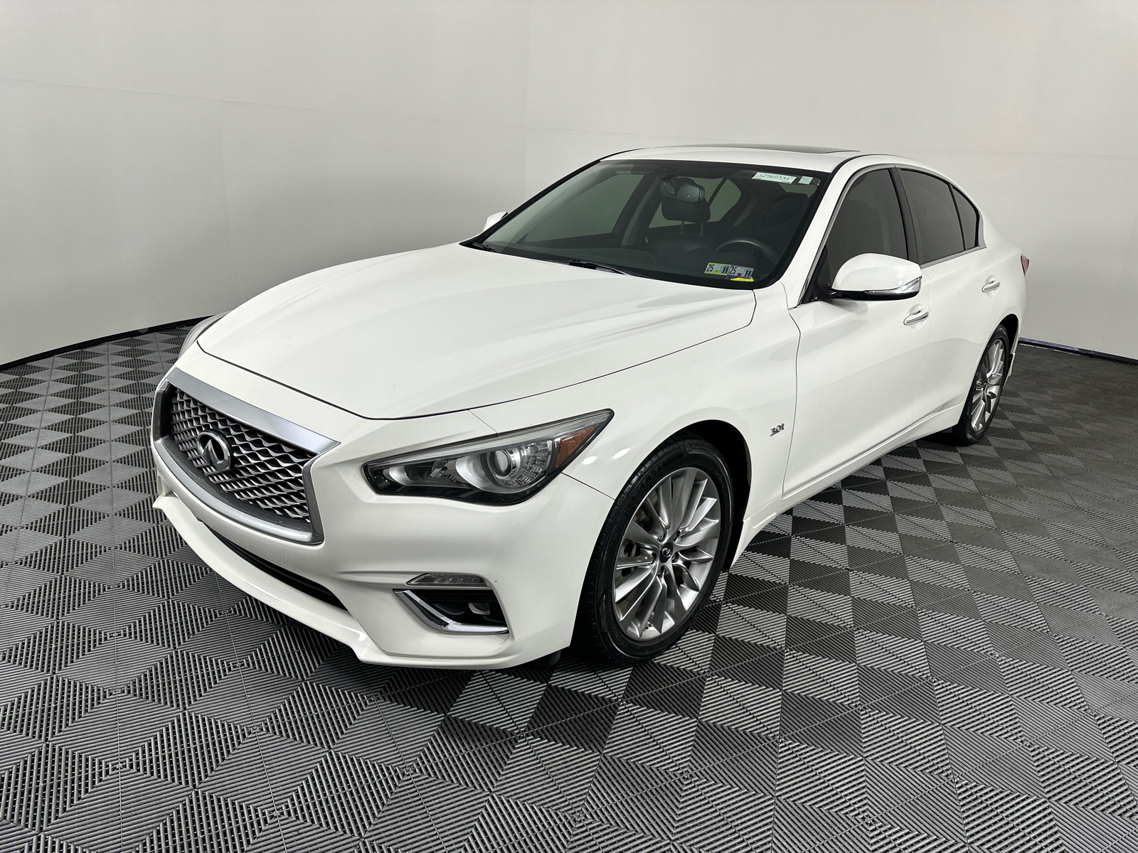 2019 INFINITI Q50 3.0t LUXE 6