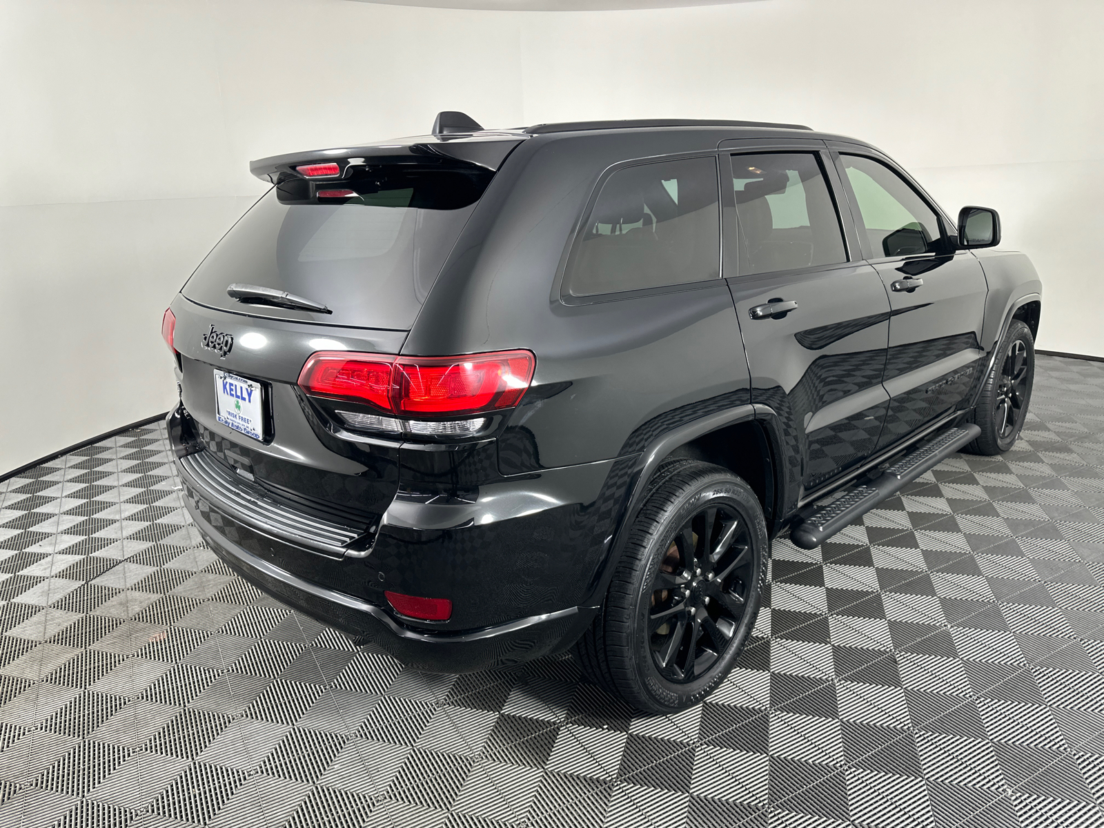 2018 Jeep Grand Cherokee Laredo 19