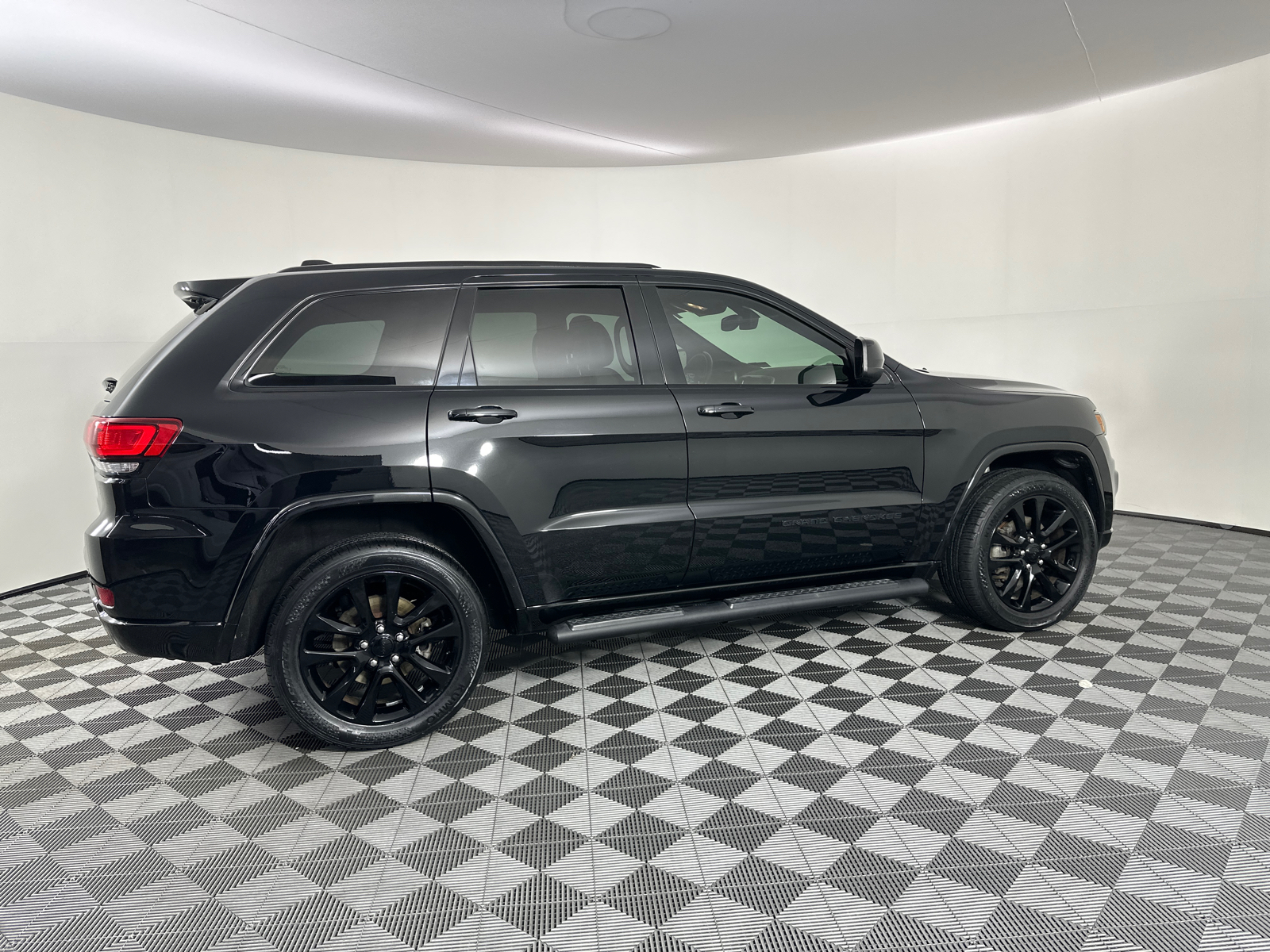 2018 Jeep Grand Cherokee Laredo 22