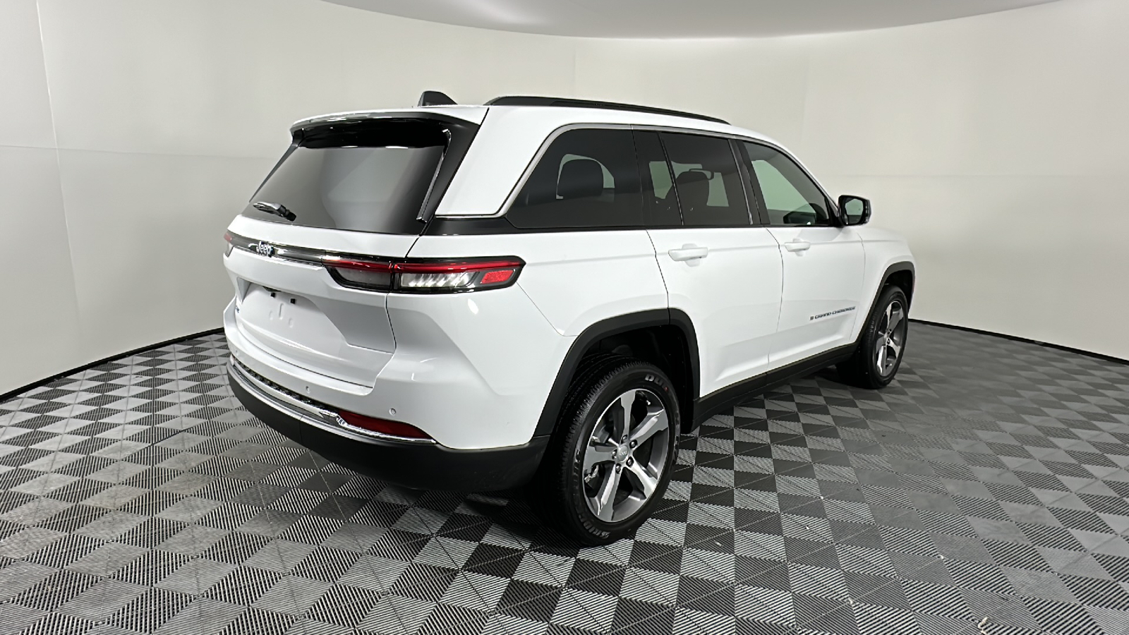 2024 Jeep Grand Cherokee Base 4xe 16