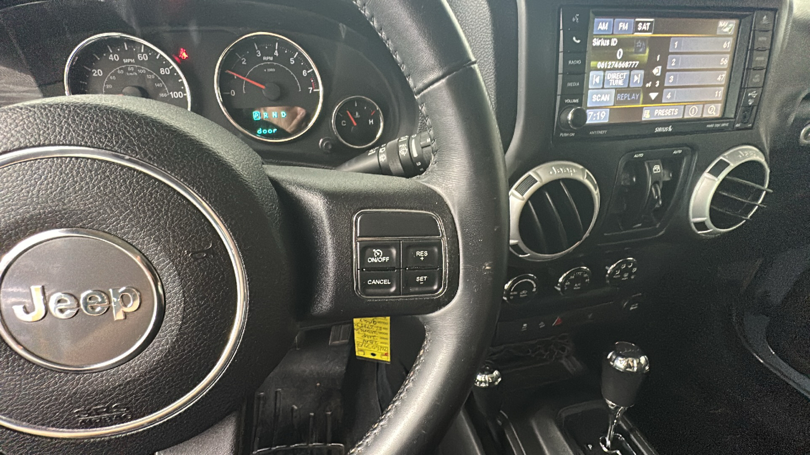 2014 Jeep Wrangler Unlimited Sahara 36