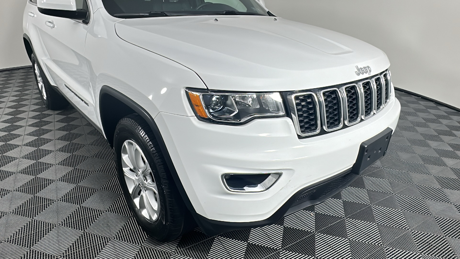 2021 Jeep Grand Cherokee Laredo X 2