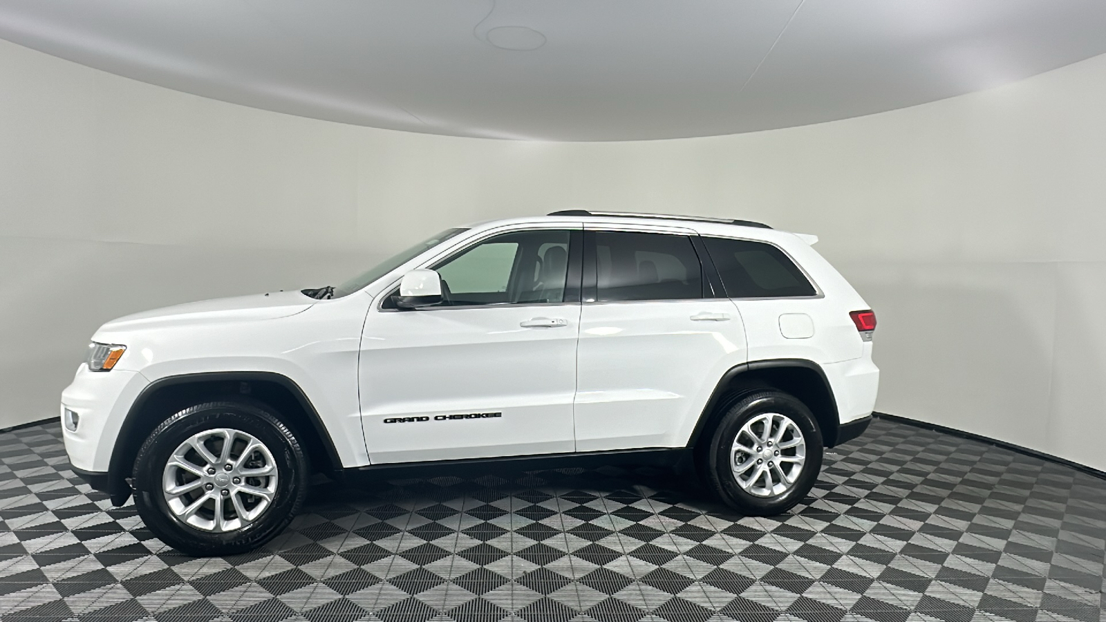 2021 Jeep Grand Cherokee Laredo X 9