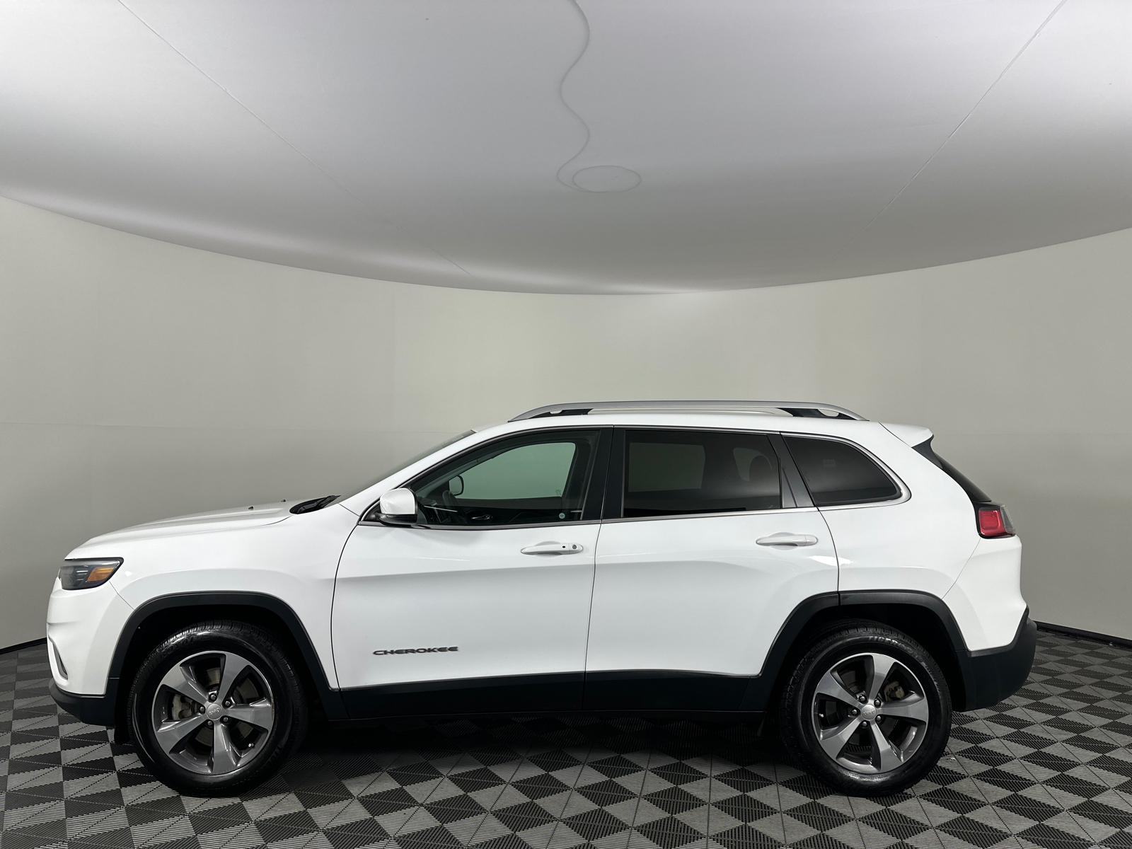 2019 Jeep Cherokee Limited 9