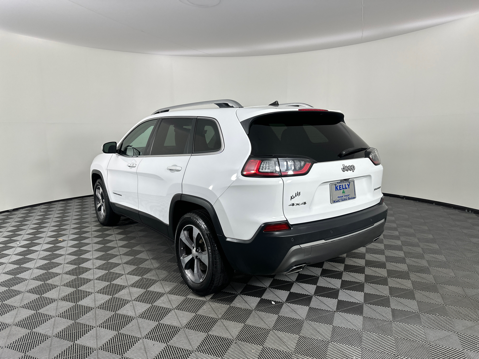 2019 Jeep Cherokee Limited 10