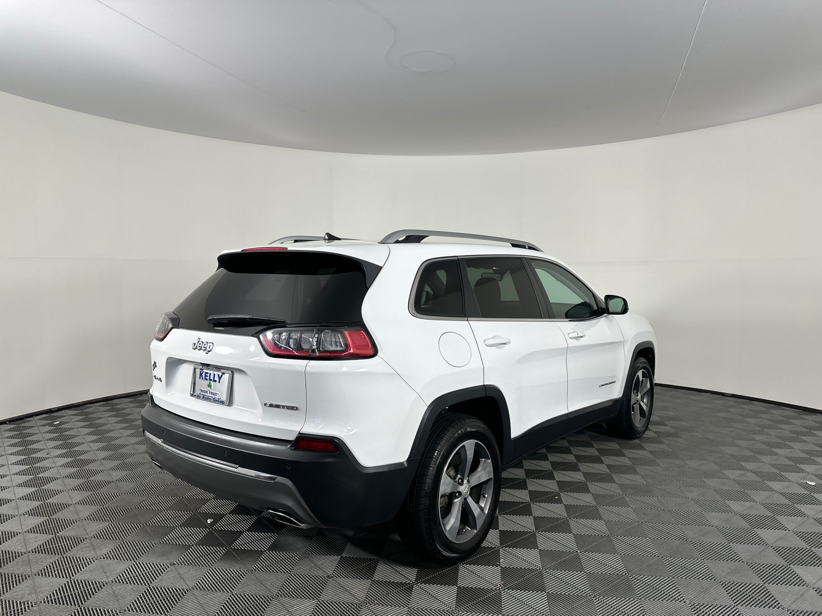 2019 Jeep Cherokee Limited 18