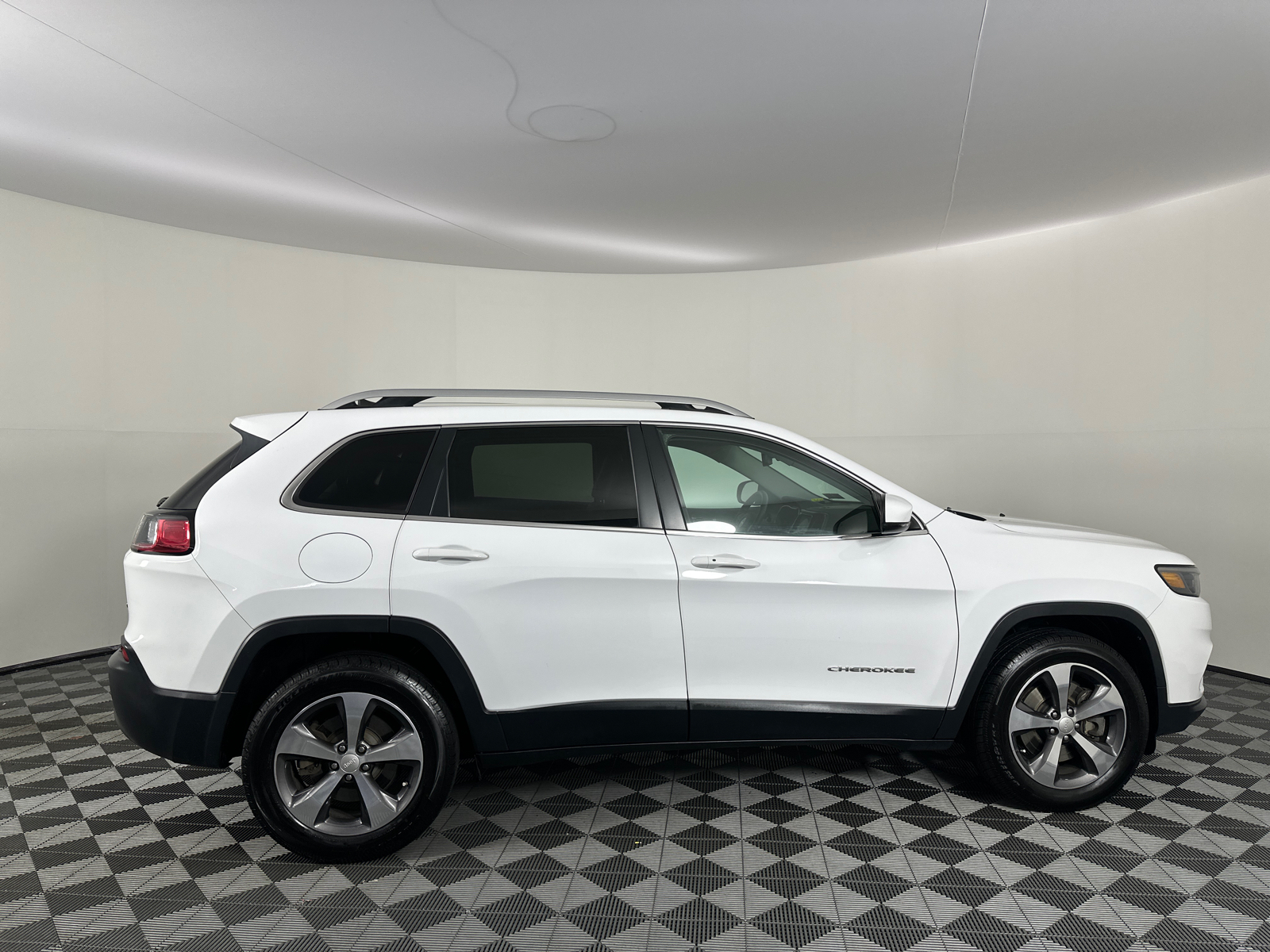 2019 Jeep Cherokee Limited 21