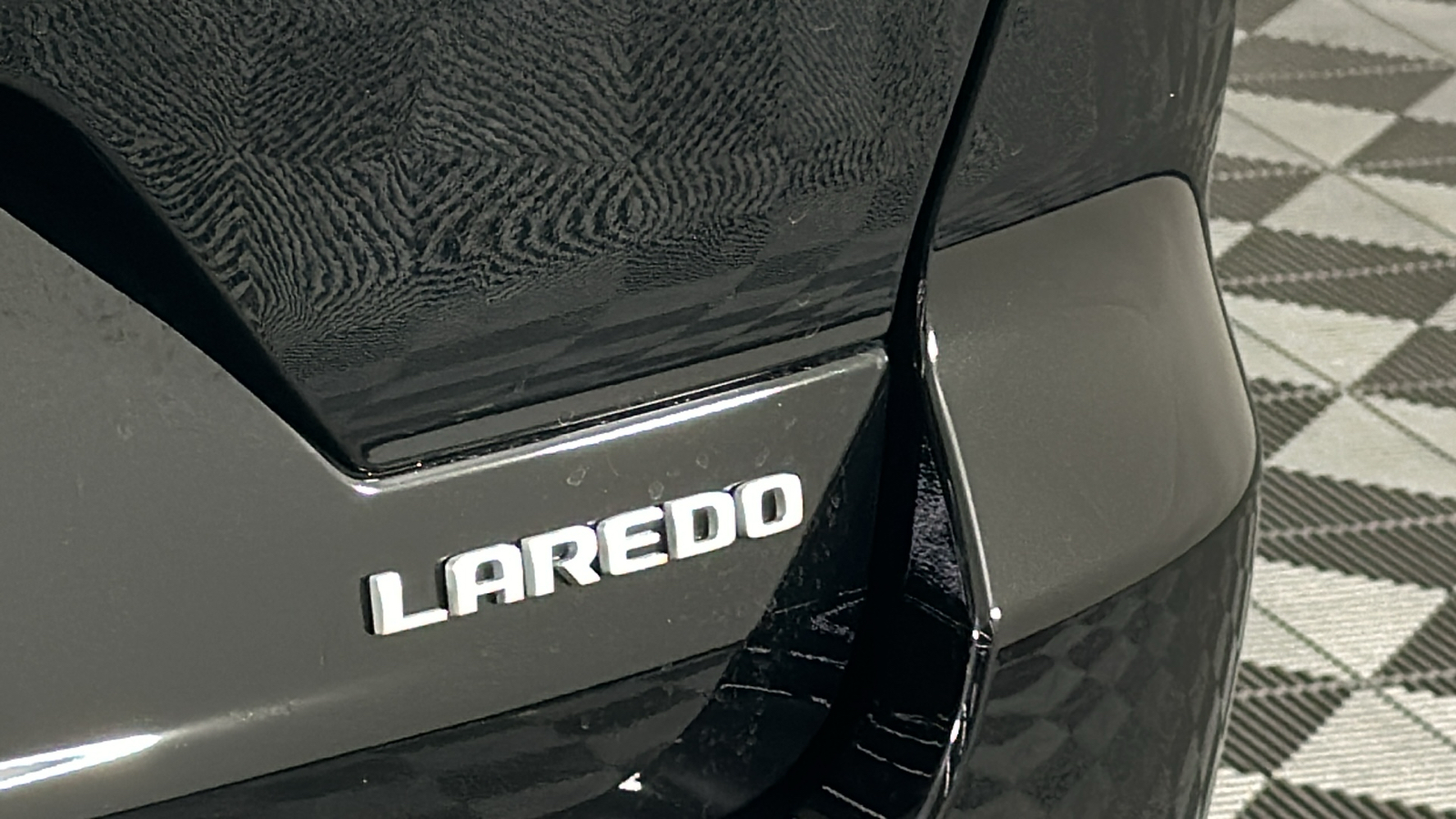 2024 Jeep Grand Cherokee Laredo 17