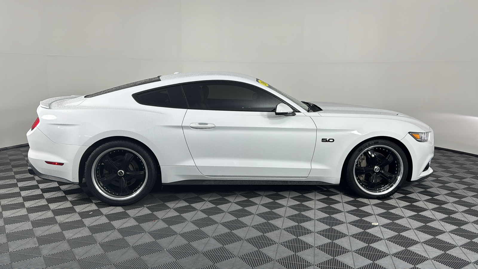 2016 Ford Mustang GT Premium 9