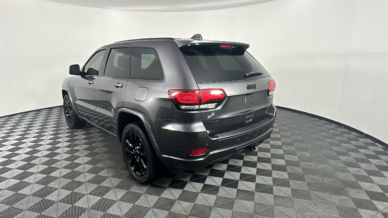 2021 Jeep Grand Cherokee Laredo X 11