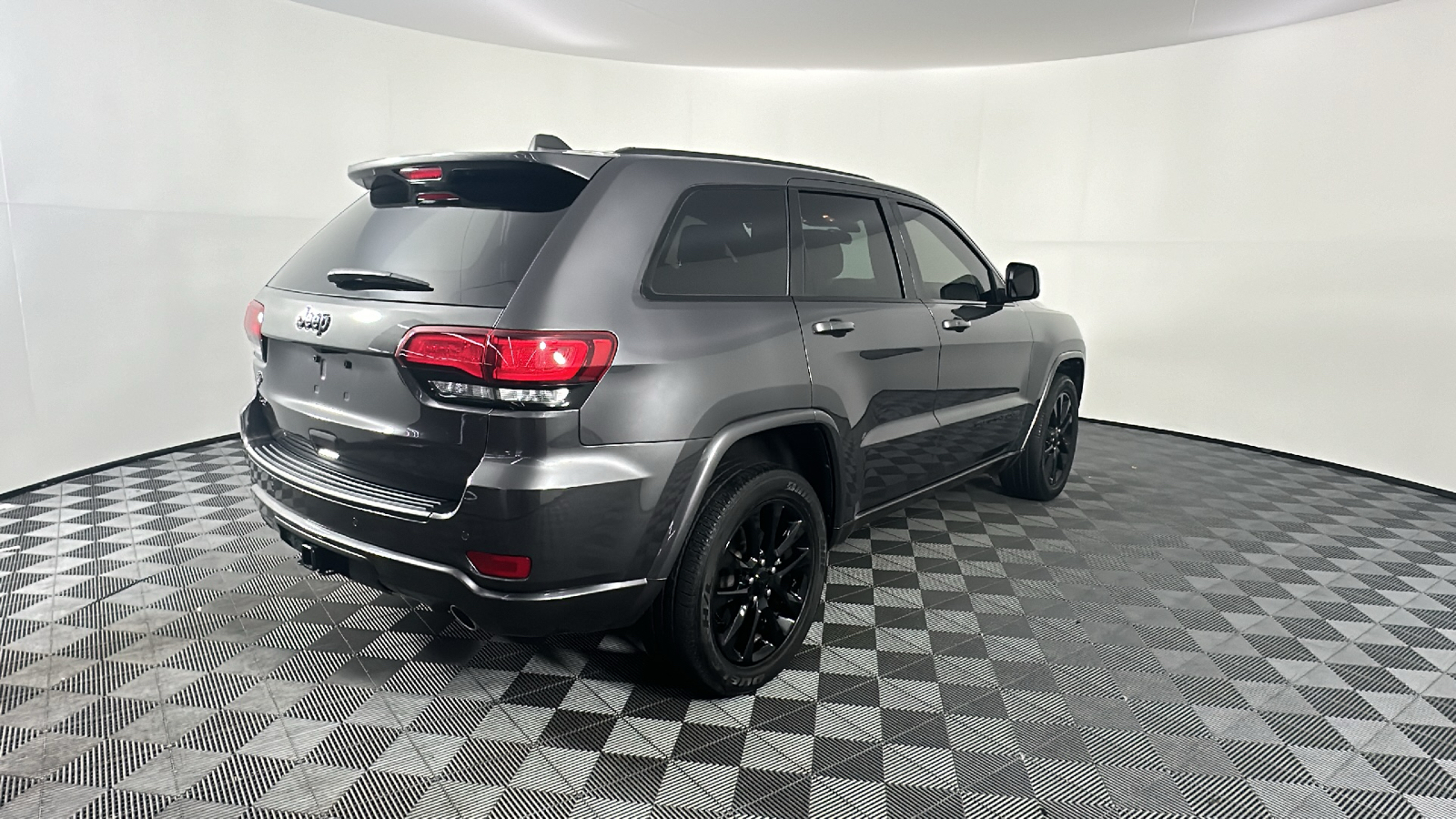 2021 Jeep Grand Cherokee Laredo X 20