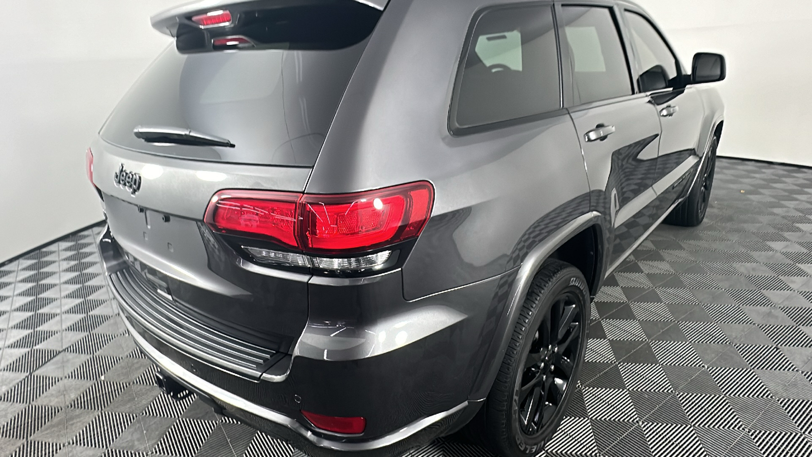 2021 Jeep Grand Cherokee Laredo X 21