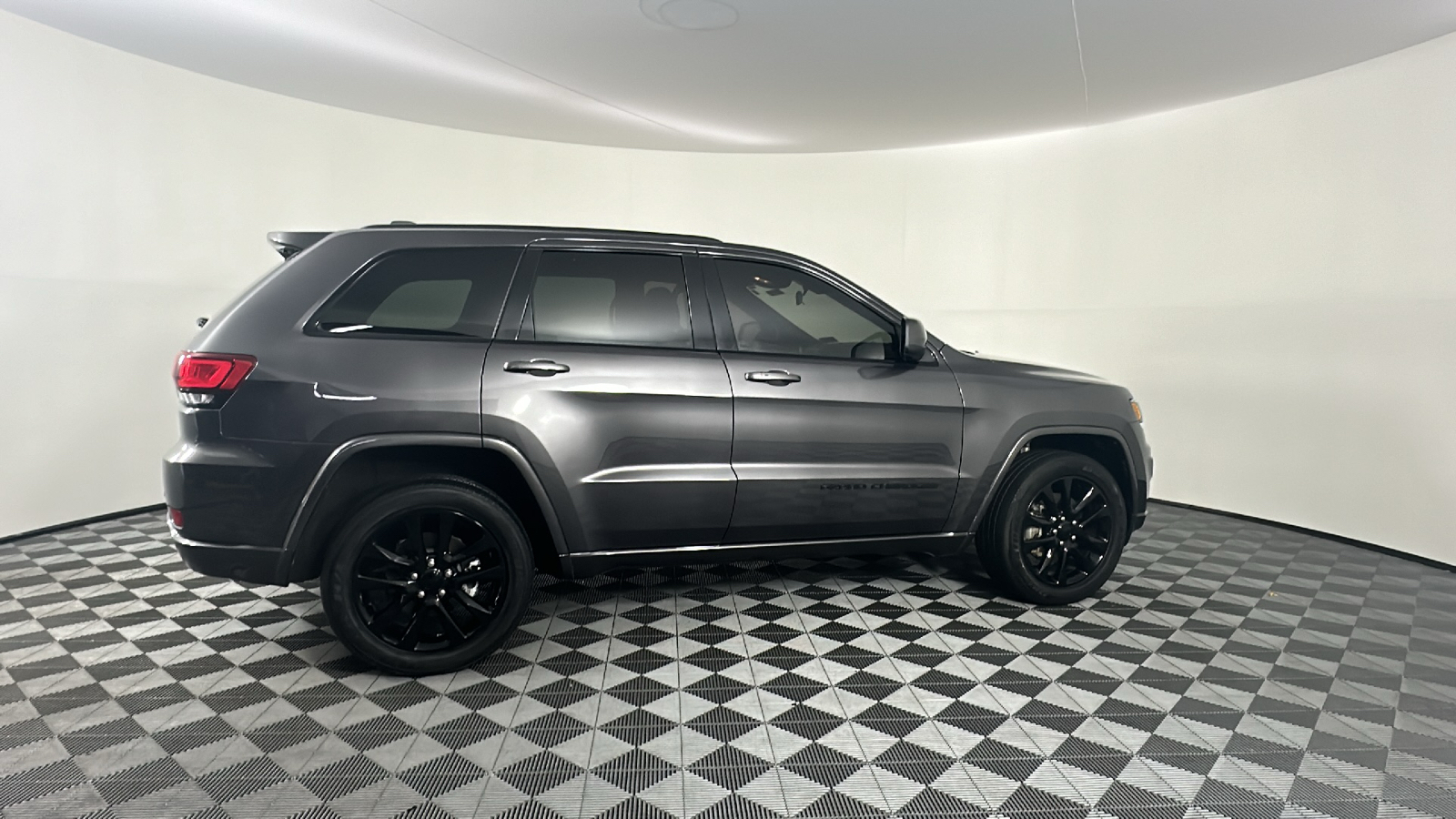 2021 Jeep Grand Cherokee Laredo X 23