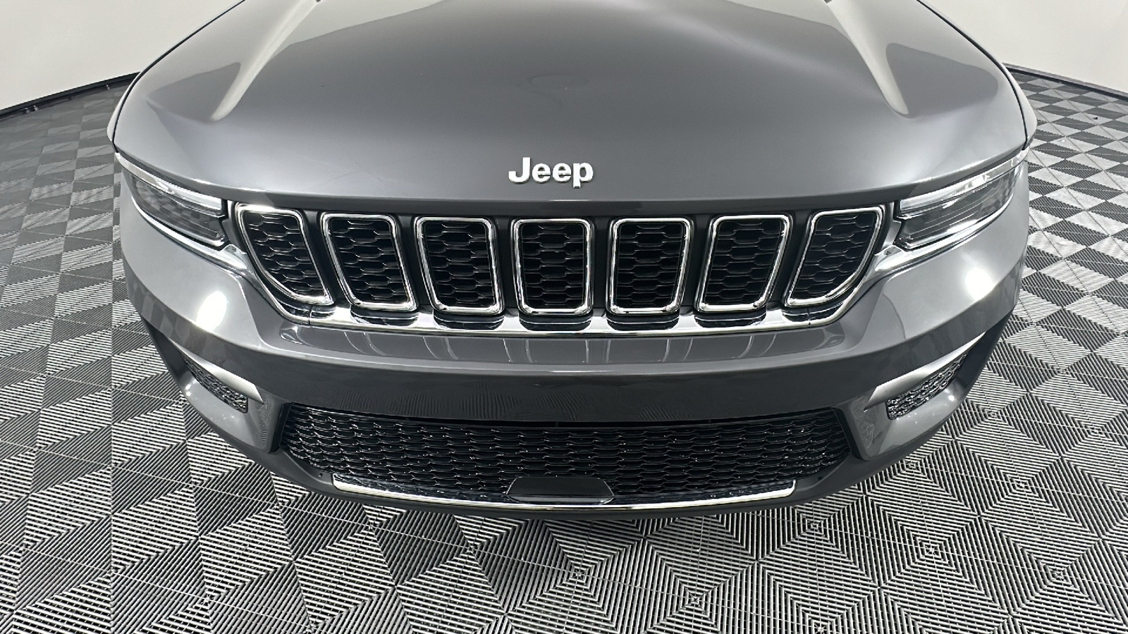 2024 Jeep Grand Cherokee Laredo 6