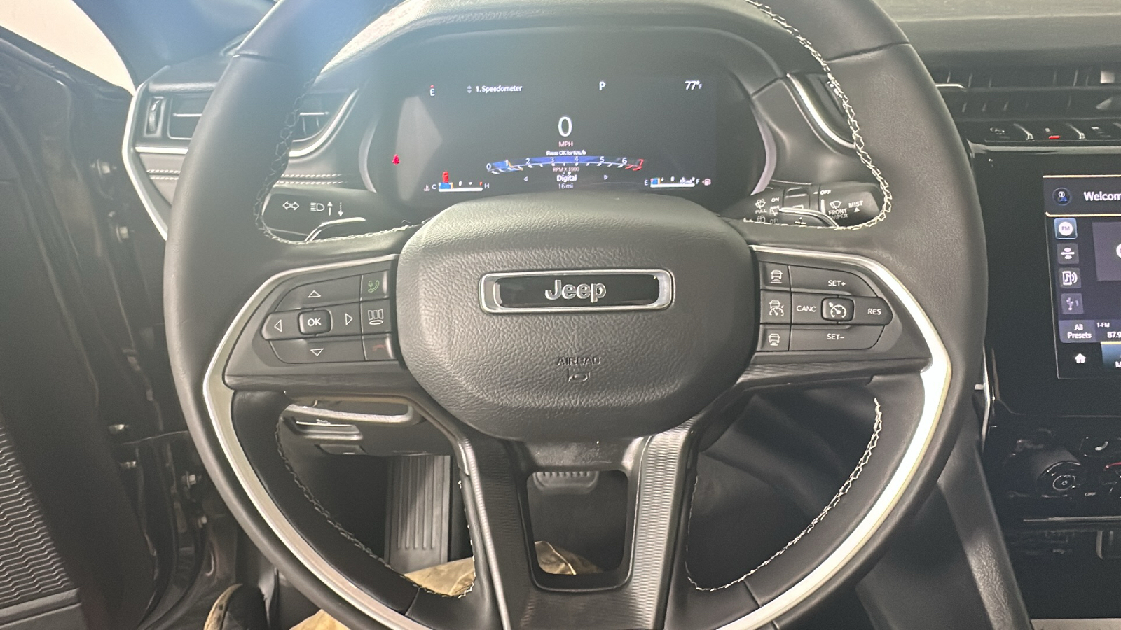 2024 Jeep Grand Cherokee Laredo 34