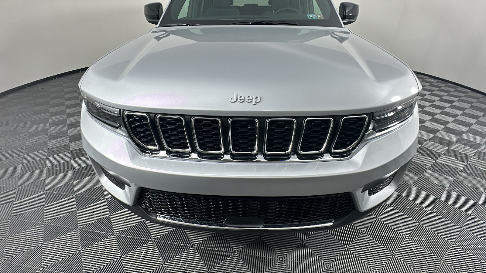 2024 Jeep Grand Cherokee Laredo 5