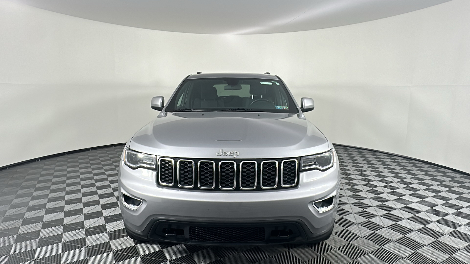 2021 Jeep Grand Cherokee Laredo E 4