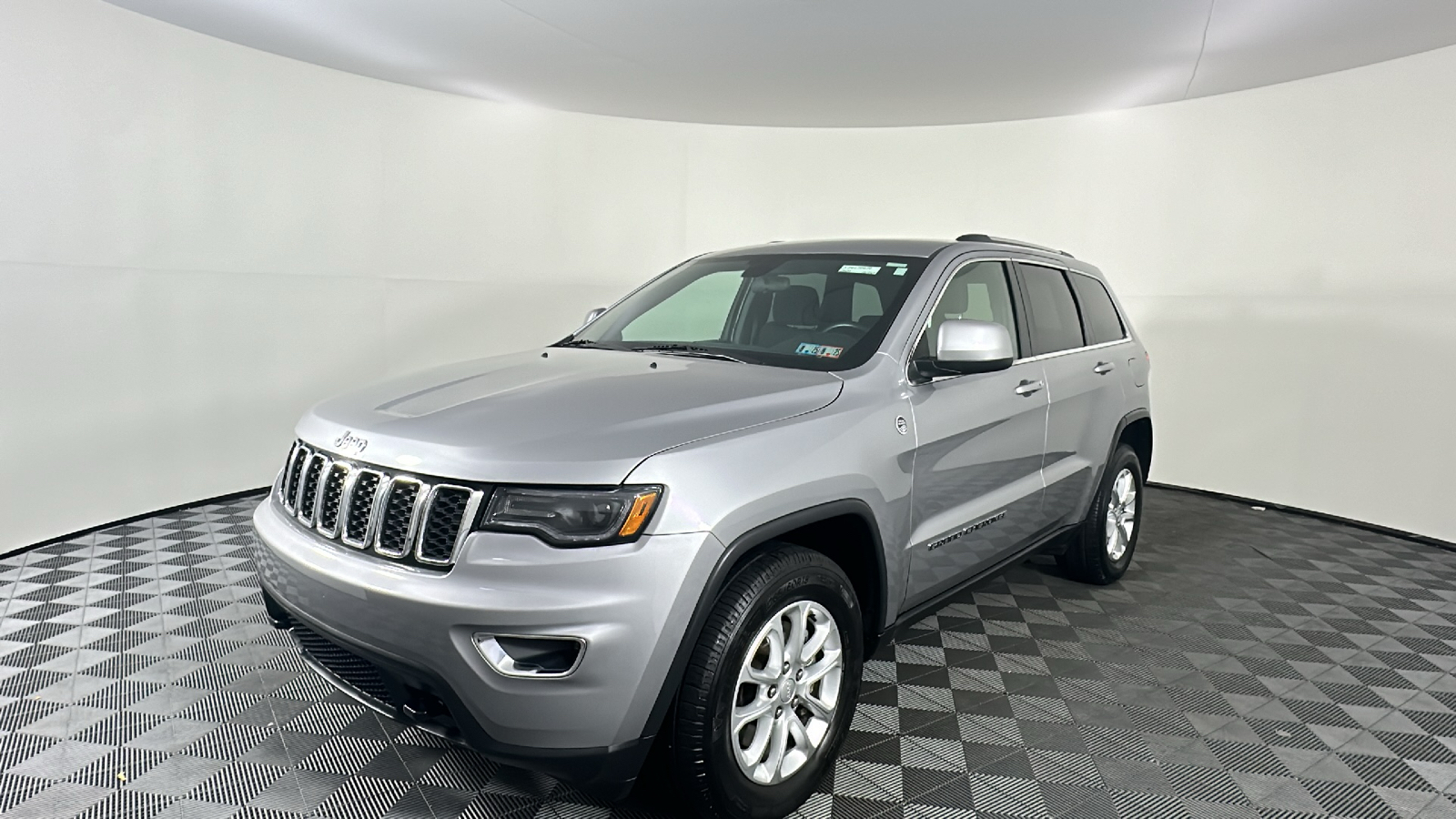 2021 Jeep Grand Cherokee Laredo E 6