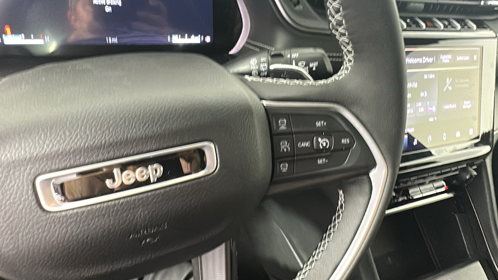 2024 Jeep Grand Cherokee Altitude 34