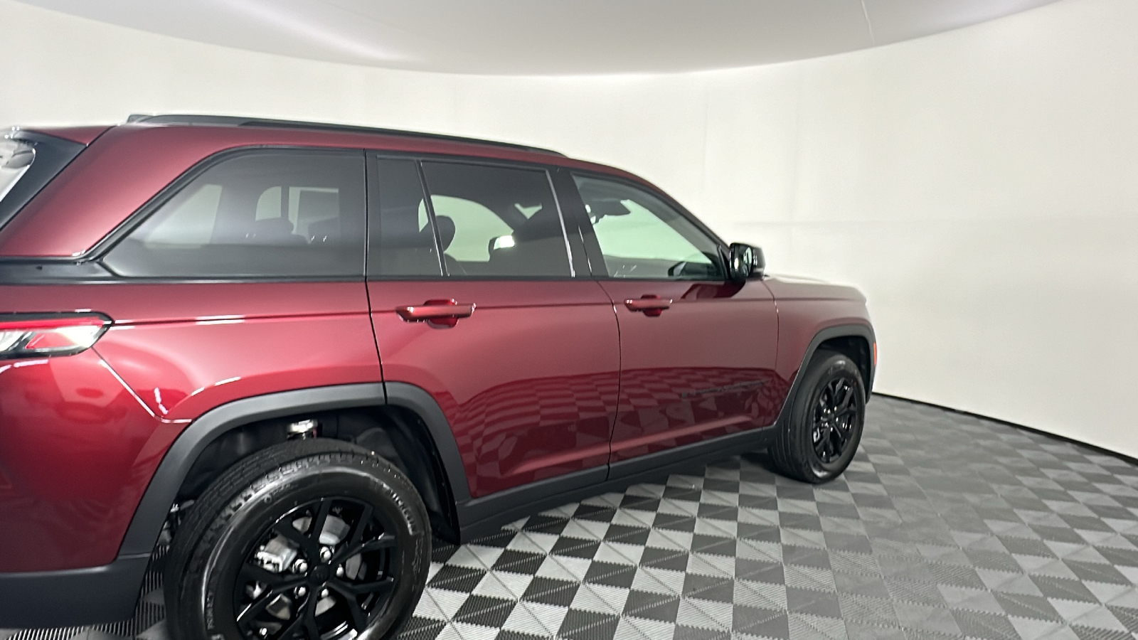 2024 Jeep Grand Cherokee Altitude X 21