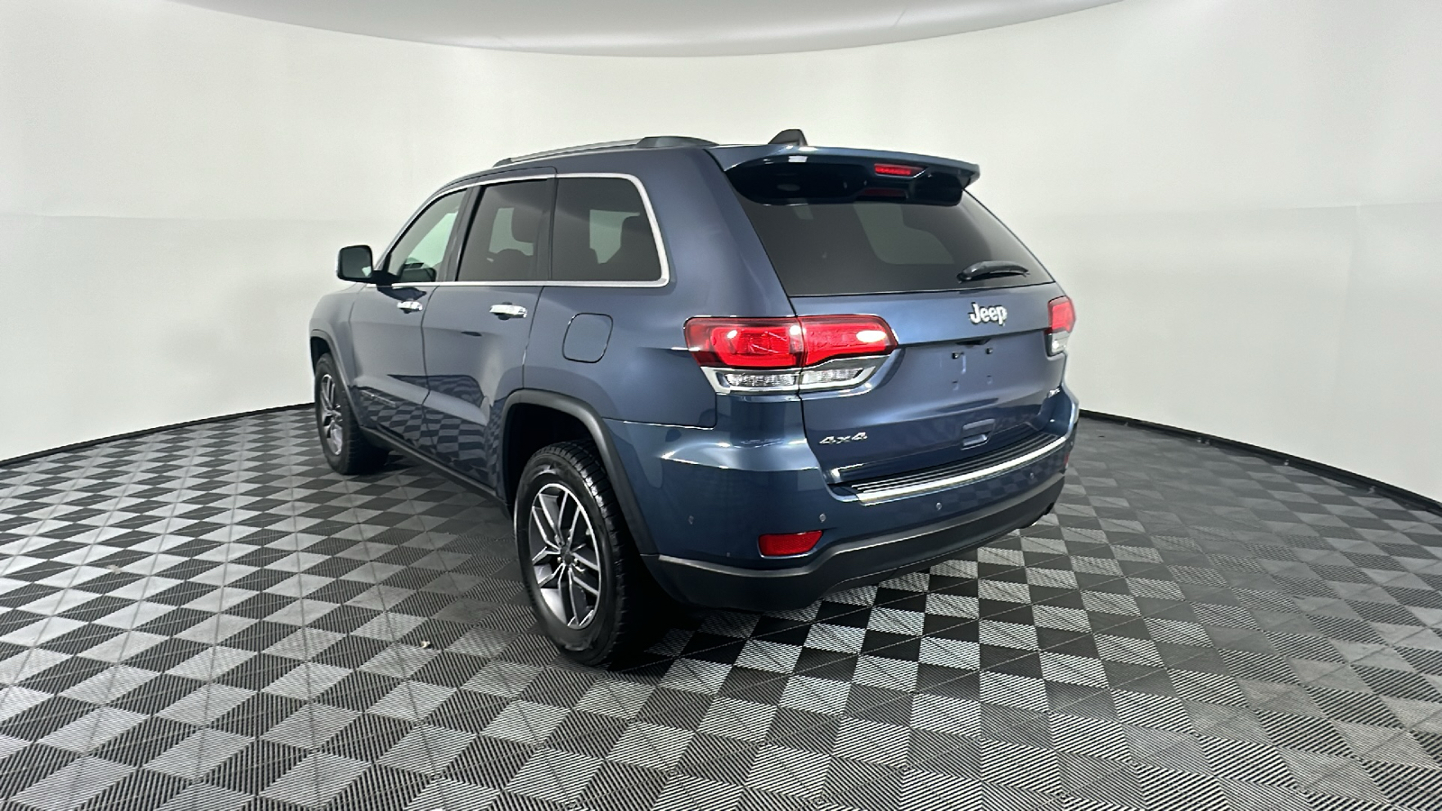 2020 Jeep Grand Cherokee Limited 11