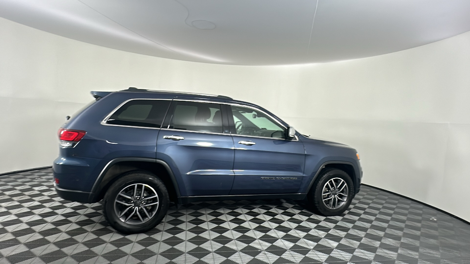 2020 Jeep Grand Cherokee Limited 23