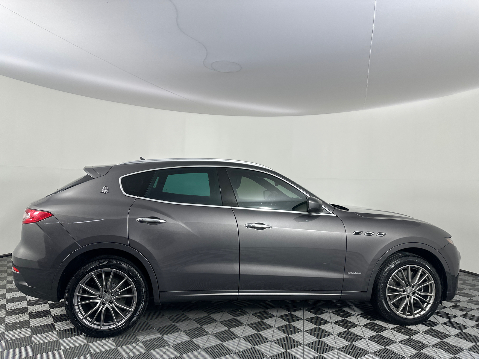 2019 Maserati Levante S GranLusso 23