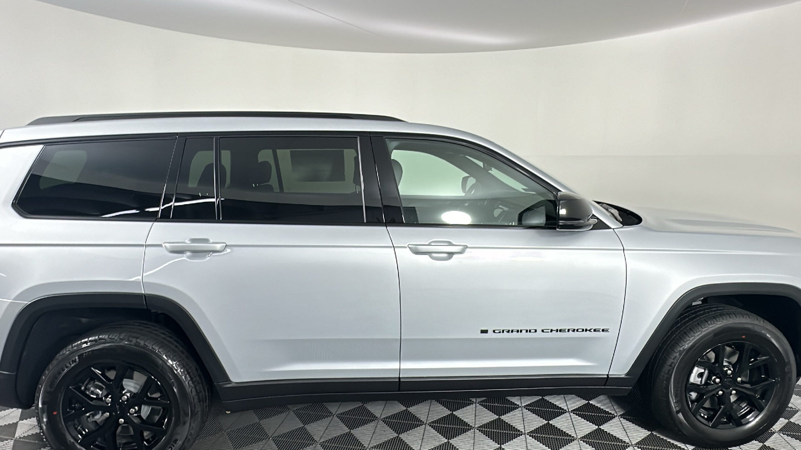 2024 Jeep Grand Cherokee L Altitude X 23