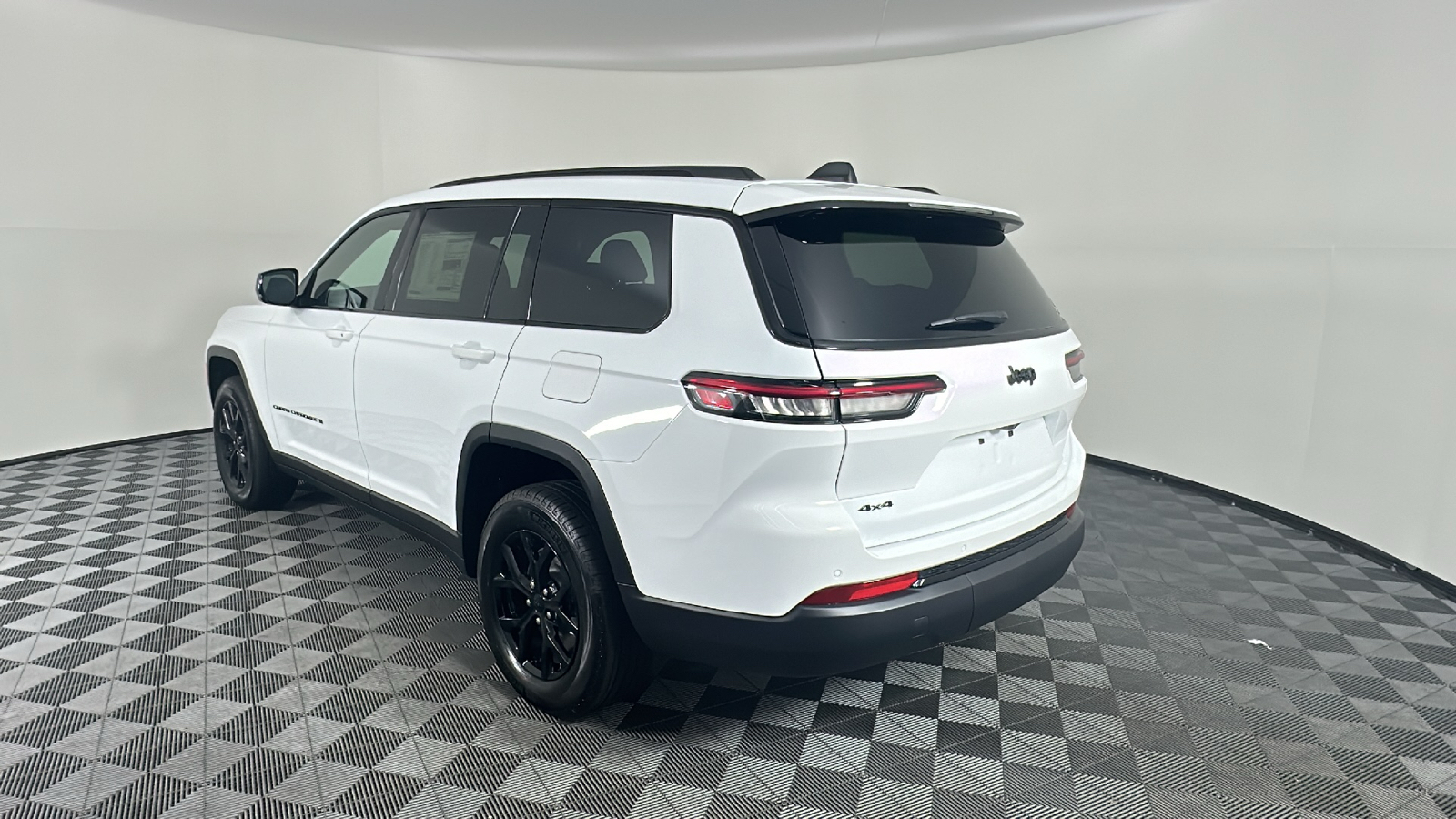 2024 Jeep Grand Cherokee L Altitude X 11