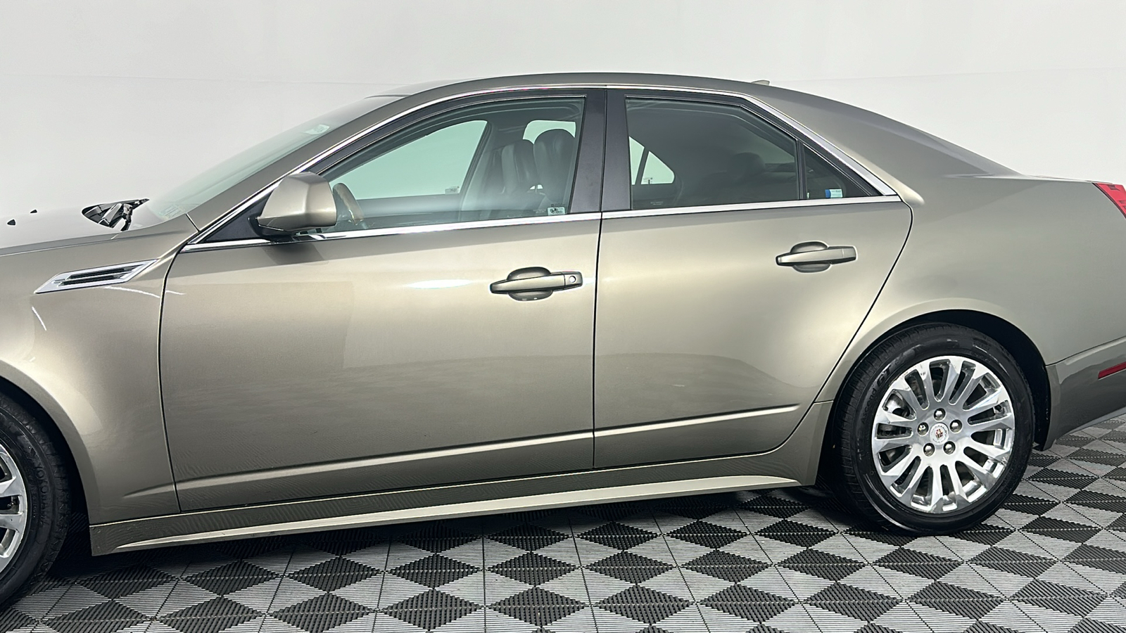 2010 Cadillac CTS Premium 10