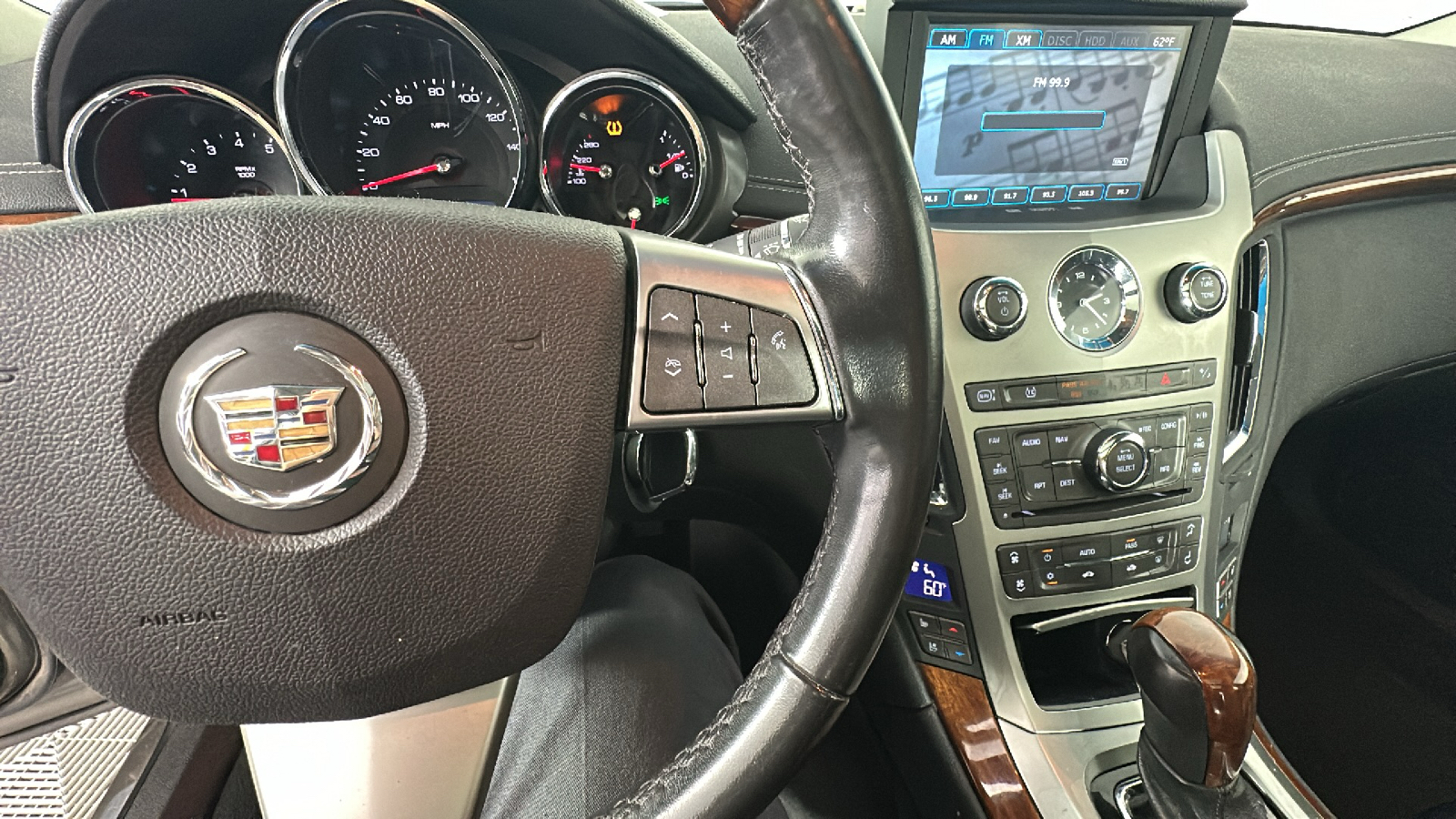 2010 Cadillac CTS Premium 38