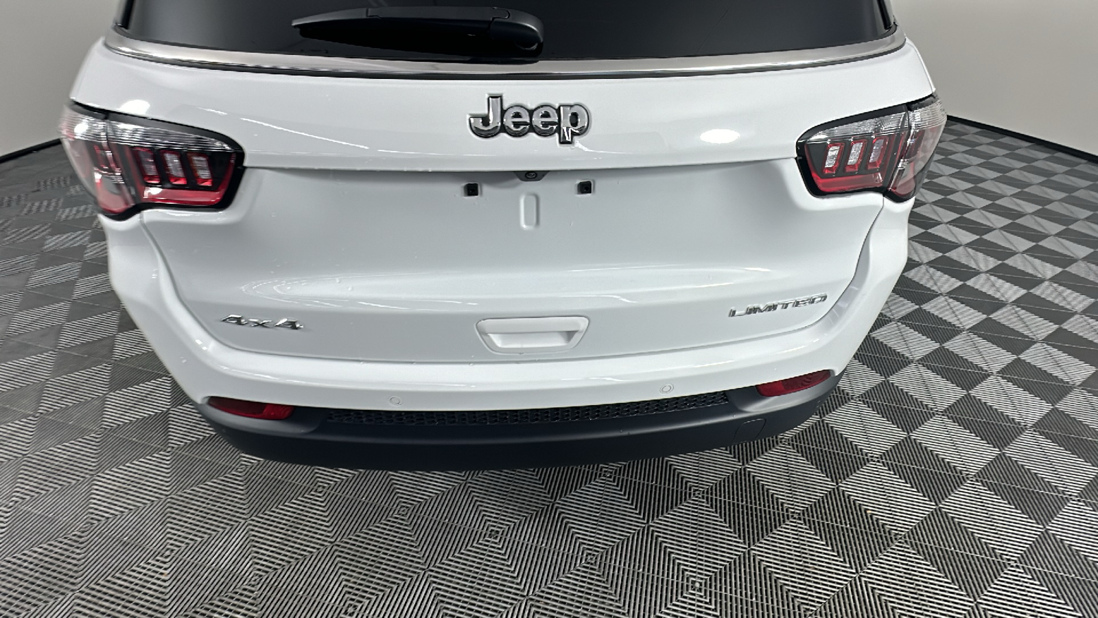 2025 Jeep Compass Limited 13