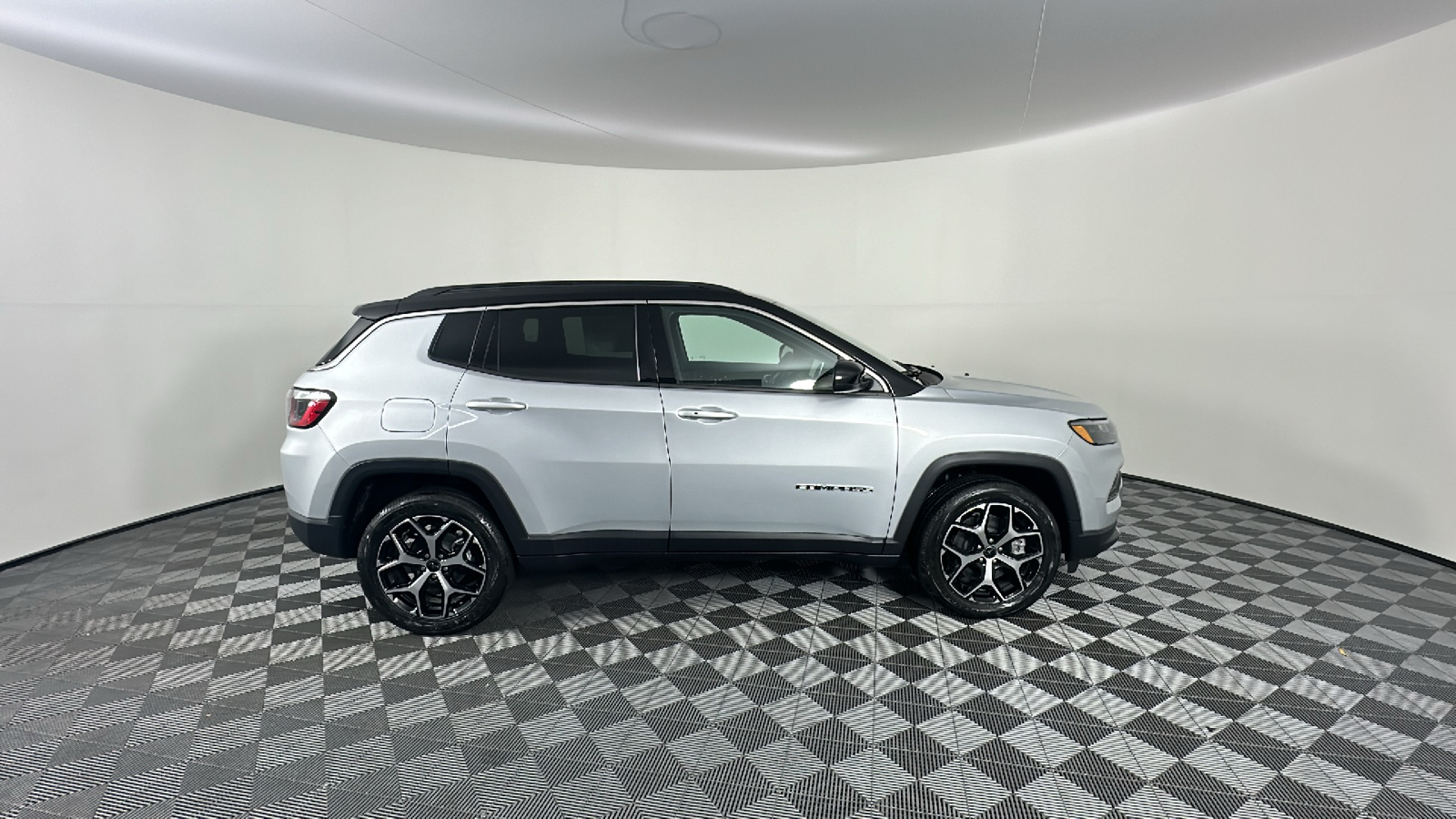 2025 Jeep Compass Limited 18