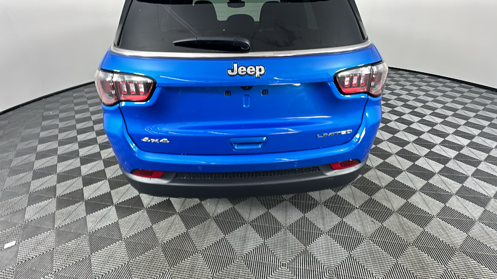 2025 Jeep Compass Limited 13