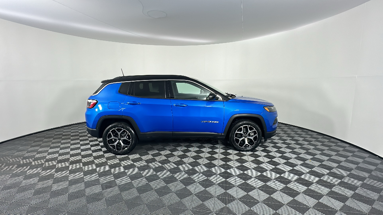 2025 Jeep Compass Limited 18