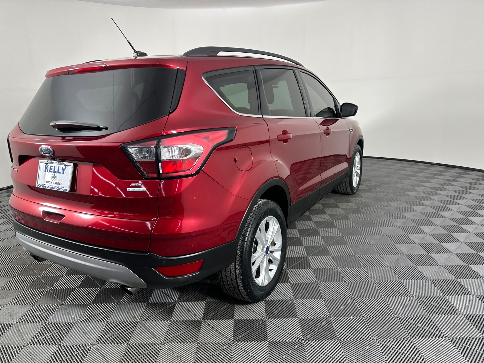 2017 Ford Escape SE 16