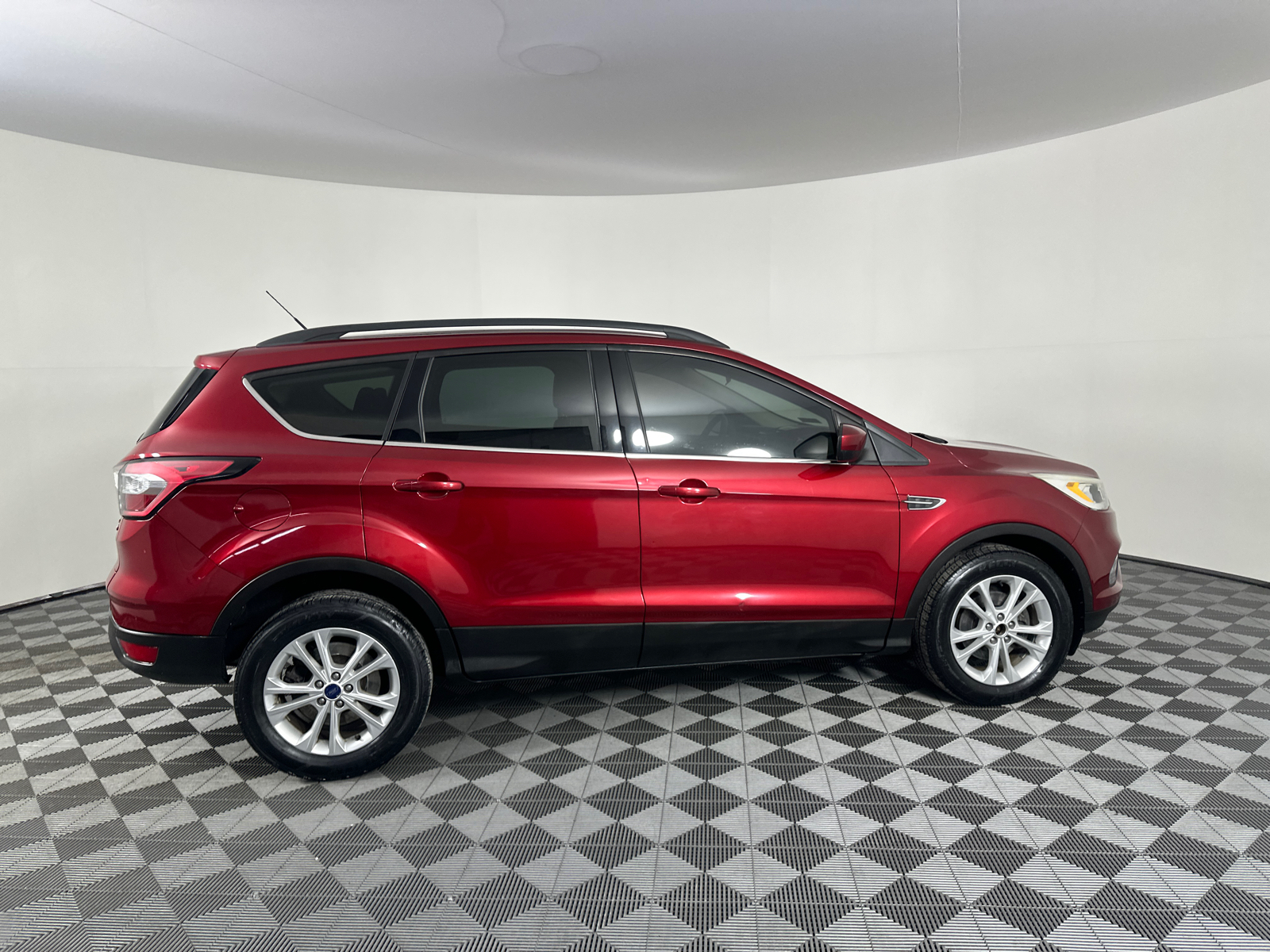 2017 Ford Escape SE 18