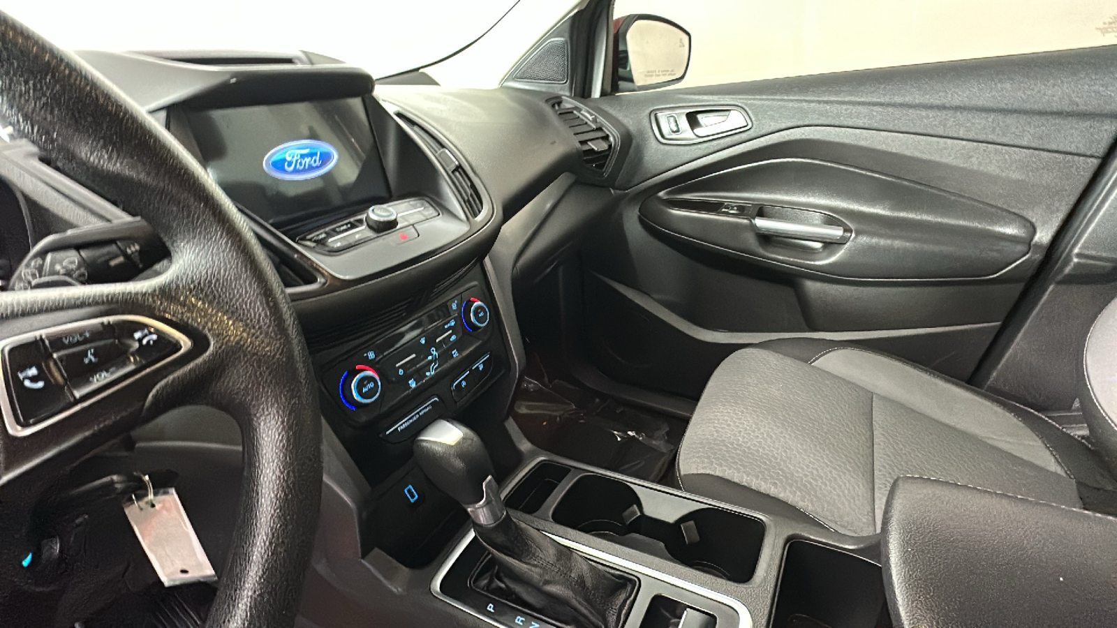 2017 Ford Escape SE 31