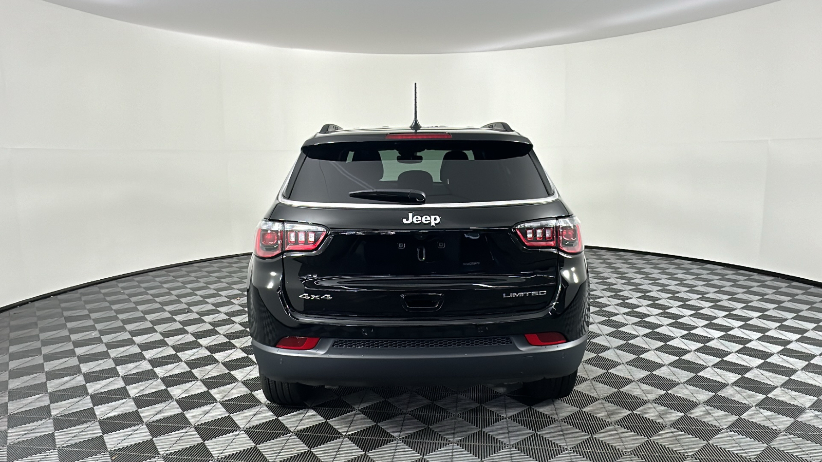 2025 Jeep Compass Limited 14